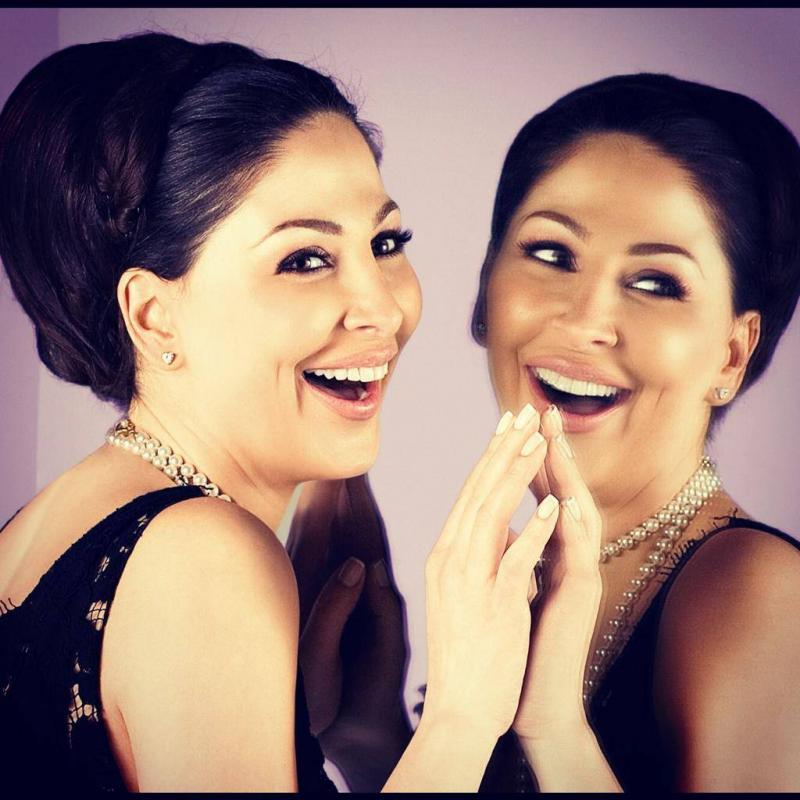 Elissa's Spontaneous Photo with Her Mother: 