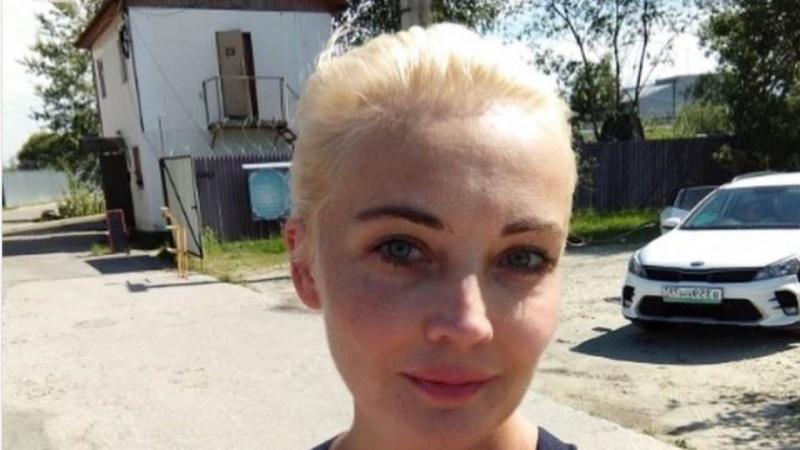 Title: Navalny's Wife Spends 3 Days with Him in Prison