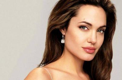 Angelina Jolie Sells Painting by Brad Pitt for Above Expectations
