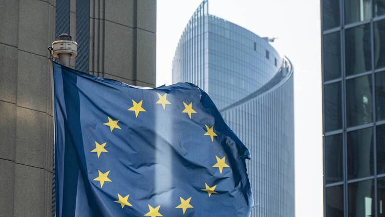 EU Leaders Reach Partial Ban Agreement on Oil Imports from Russia