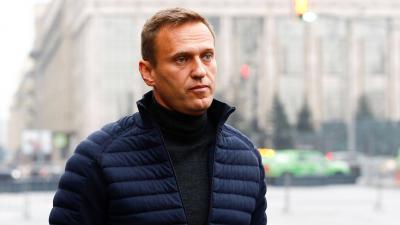 Title: Navalny Uses Media Skills to Break Putin's Silence