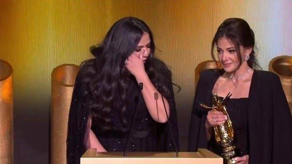 Title: Smiles and Tears: Dunya and Emy Samir Ghanem at the Joy Awards in Riyadh