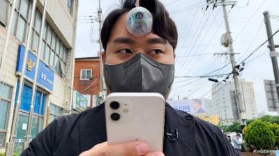 Amazing Design: "Third Eye" for Smartphone Addicts