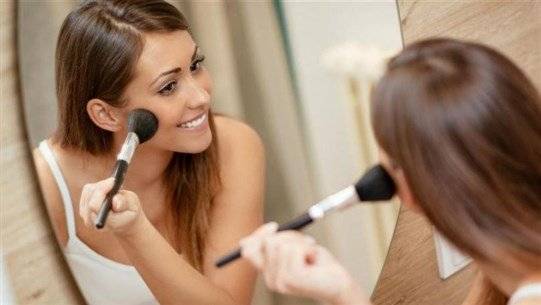 How to Make Your Makeup Endure the Summer Heat
