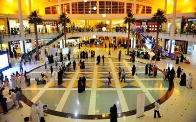 Saudi Arabia Restricts Work in Malls to Citizens