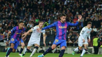 Barcelona Player's Shirt Controversy in Napoli Match