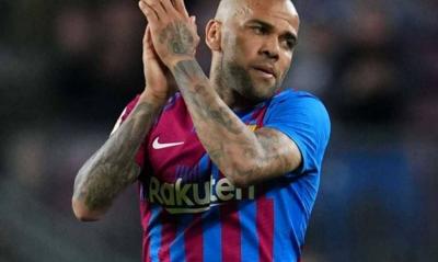 Dani Alves Announces Departure from Barcelona