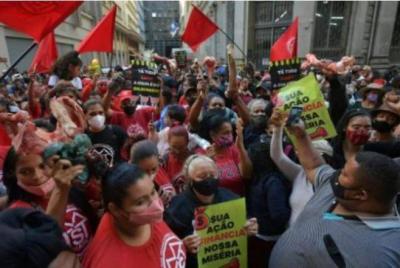 Protesters briefly occupy São Paulo Stock Exchange headquarters against inequality