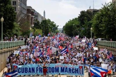 Hundreds Demonstrate in Washington Demanding "Freedom for Cuba"