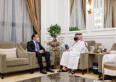 Hariri in Doha Following Phone Call