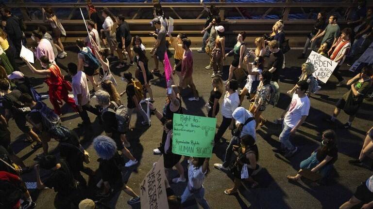 American Police Detain Several Protesters Against Abortion Rights Repeal