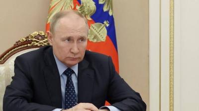 Putin Makes Changes in the Russian Government and Dismisses a Senior Official