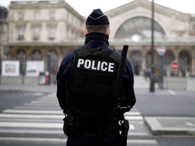 French Policeman Admits to Crimes and Commits Suicide