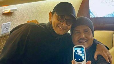 The Phone That Captivated Mohammed Abdu's Fans: A Close Associate Reveals Its Secret