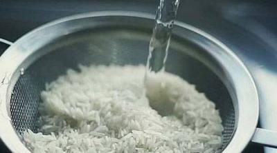 Ignored Habit While Washing Rice May Cause Poisoning and Cancer
