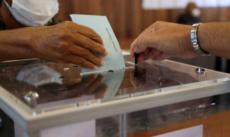 French Citizens Head to Second Round of Legislative Elections