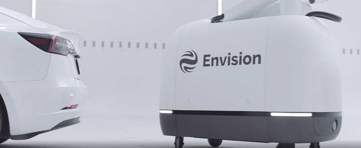 Mochi: An Independent Robot for Charging Electric Cars