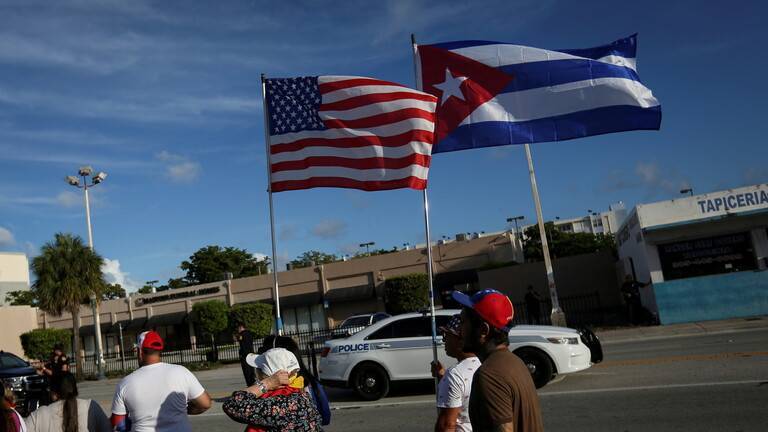 Washington Promises Direct Financial Transfers and Easier Internet Access for Cubans