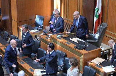 "Sit Down and Be Quiet" and "Cockroaches"... Heated Debates Erupt Under the Parliament Dome