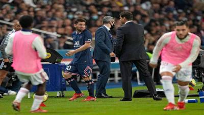 Messi "Ignites" Crisis in Paris by Refusing to Shake Hands with Pochettino