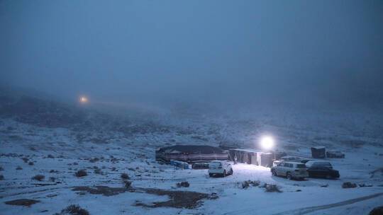 Rare Video from Saudi Arabia: Snowstorm Hits Taban Desert