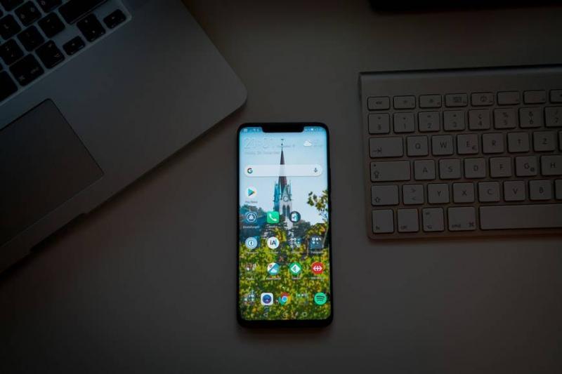 Huawei Invades Global Markets with Affordable Phone