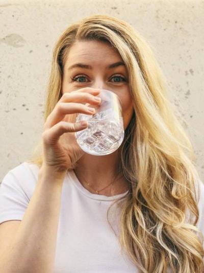 The Effects of Drinking Water on an Empty Stomach in Your Body