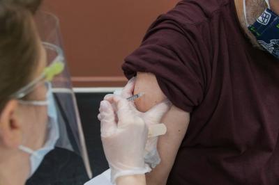 Study Reveals Relationship Between Social Factors and Vaccination Willingness