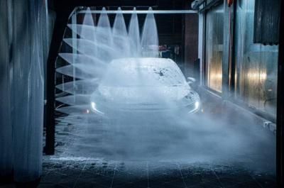 Tragedy at a Car Wash Station: He Exited and Met His Death