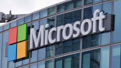 Microsoft Temporarily Cuts Donations to Officials