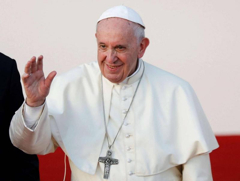 البابا يتعهد بمساعدة لبنان على النهوض من عثرته