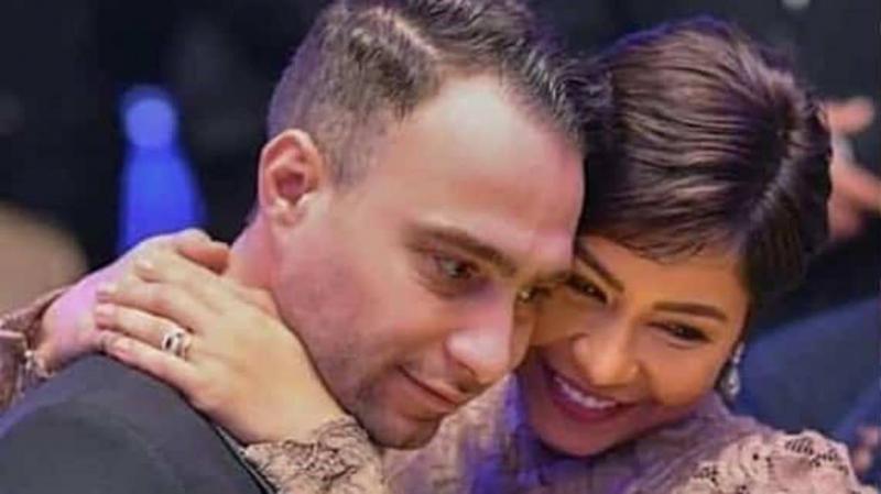هل وقع الطلاق فعلا بين شيرين وحسام؟..تغريدة تزيد الطين بلة