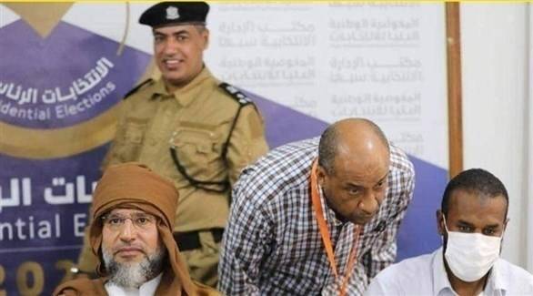 إيقاف مسؤول أمني كبير في ليبيا بسبب ابتسامة مع سيف الإسلام القذافي
