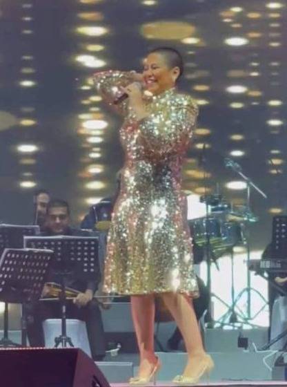 شيرين: الشعر زينة الست.. لا تقلدوني أنا مجنونة