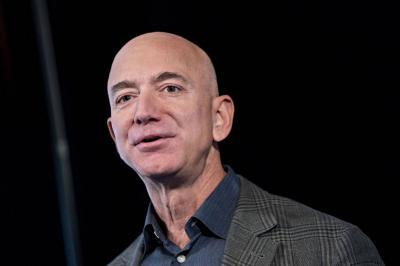 Pentagon Decision Boosts Bezos's Wealth to Record $211 Billion