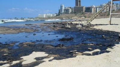 Title: Israeli Oil Spills Extended Along the Lebanese Coast