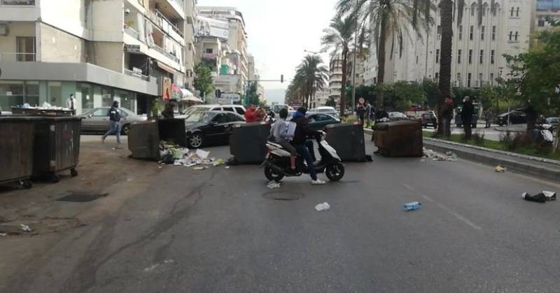 Protest Against Extension of Lockdown: Protesters Block the International Baddawi Highway