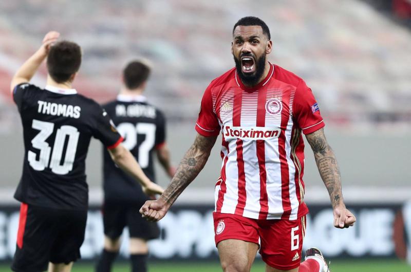 Olympiacos Thrashes Eindhoven in Europa League - Video