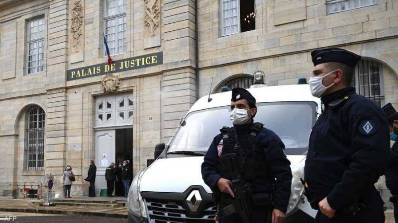 In Paris: Man Killed After Attacking Police Officers with a Knife