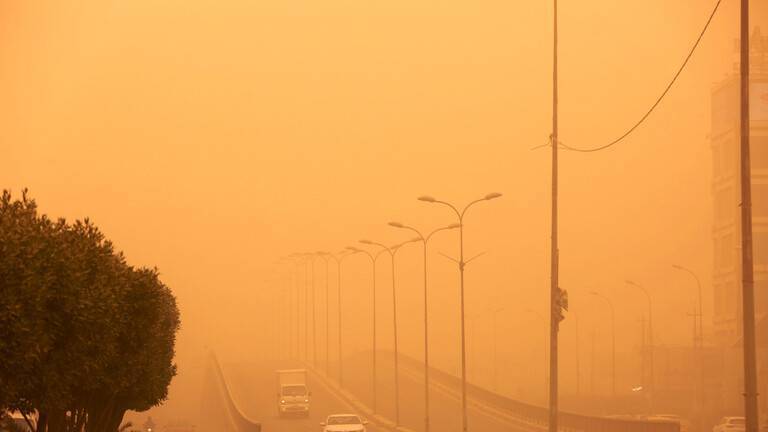 Dust Storm Strikes Several Arab Countries and Halts Flights