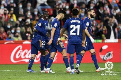 Real Madrid Defeats Granada 4-1 and Temporarily Tops La Liga