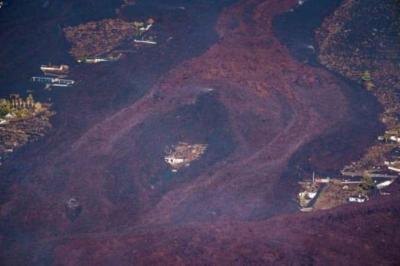 Lava from La Palma Volcano Reaches the Sea, Concerns Over Toxic Emissions