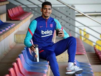 Barcelona Defender Araujo Recovers and Participates in Team Training Today