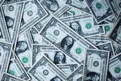 Dollar Rises Near Highest Level of 2021