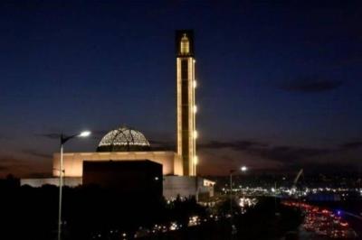 Widespread Discontent in Algeria After Removal of Great Mosque Minaret from Newspaper Image
