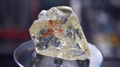 Chinese Scientists Develop Glass Harder Than Diamond