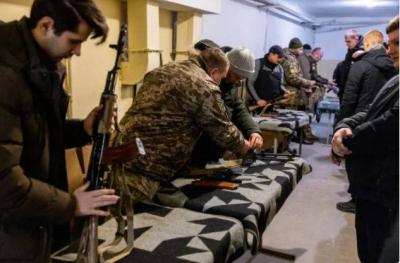 Reports: Americans Who Served in Afghanistan and Iraq Prepare to Travel to Ukraine