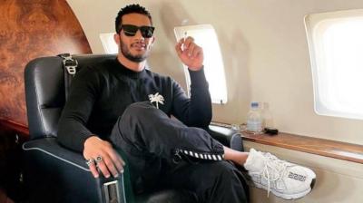 Mohamed Ramadan Provokes Followers: Private Jet, Flight Attendant, and Cigarettes