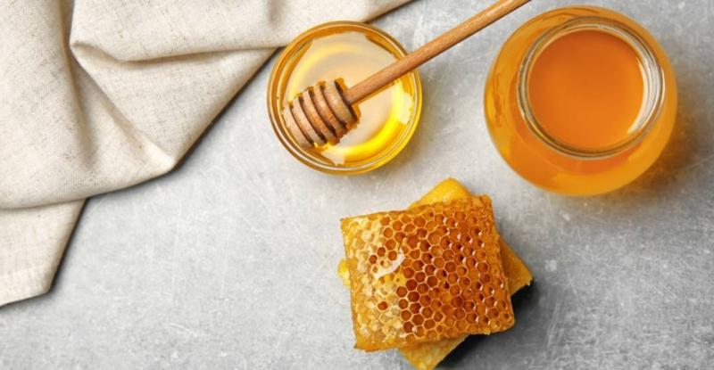 Compelling Reasons to Use Honey in Your Skincare and Haircare Routine