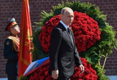 Putin in "Red Square" and "Doomsday" Warning